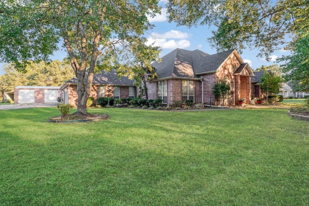 410 Timber Lakes Drive, Powderly