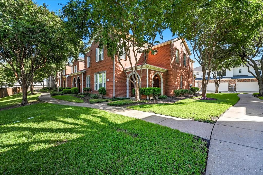 561 Legends Drive, Lewisville