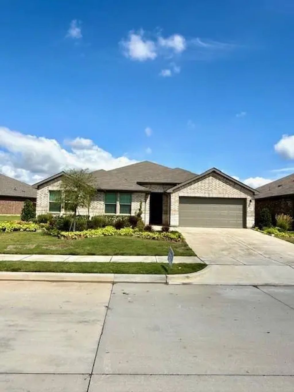 401 Alice Harney Road, Burleson