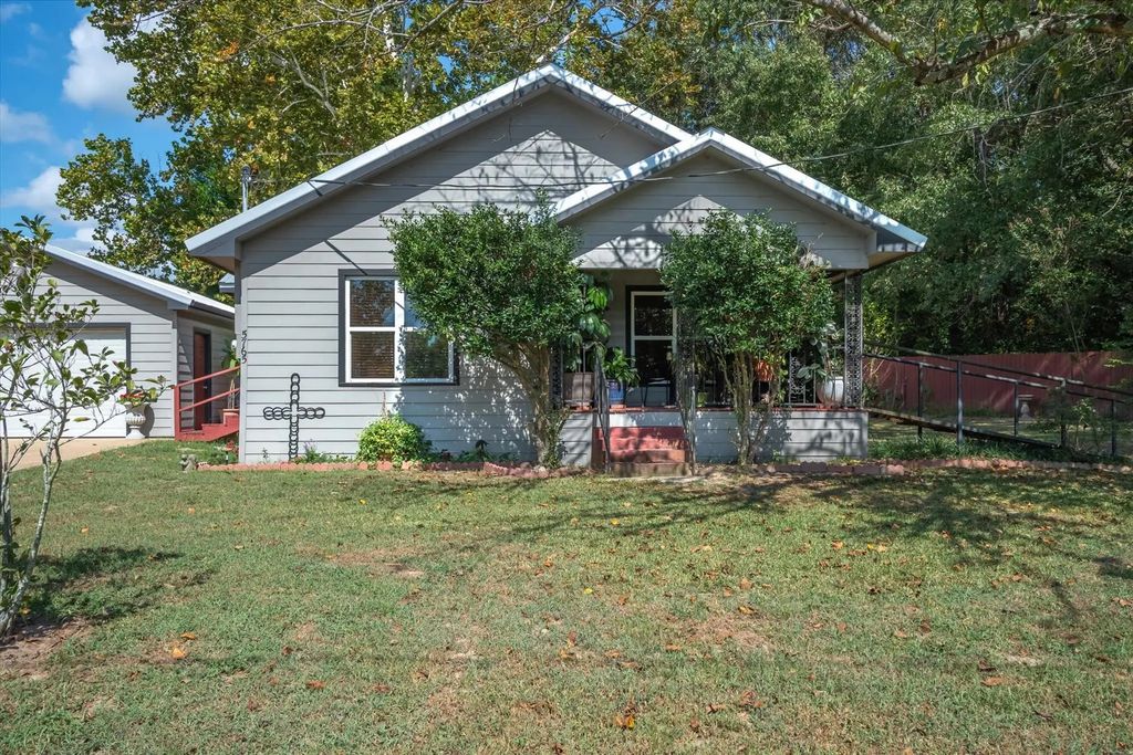 5765 Fm 279, Ben Wheeler