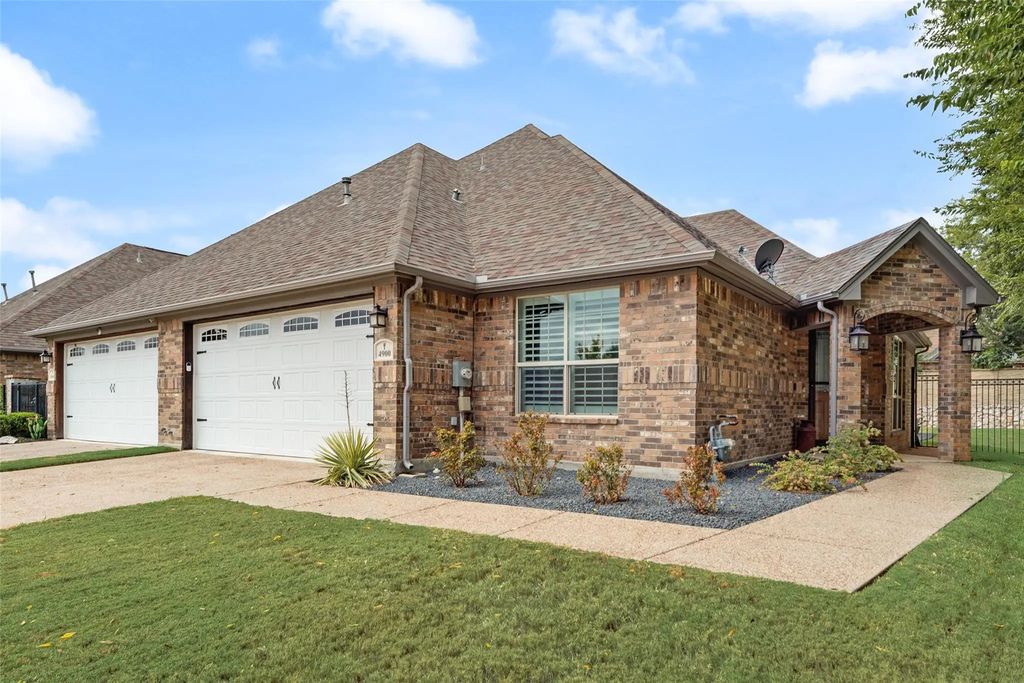 4900 Dacy Lane, Fort Worth