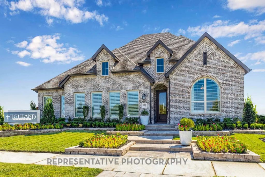 1006 Watercourse Place, Royse City