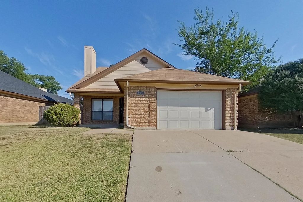 609 Eagle Trace Drive, Arlington