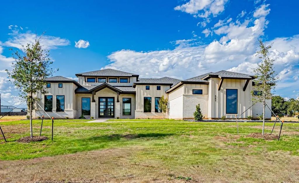 542 Helena Drive, Granbury