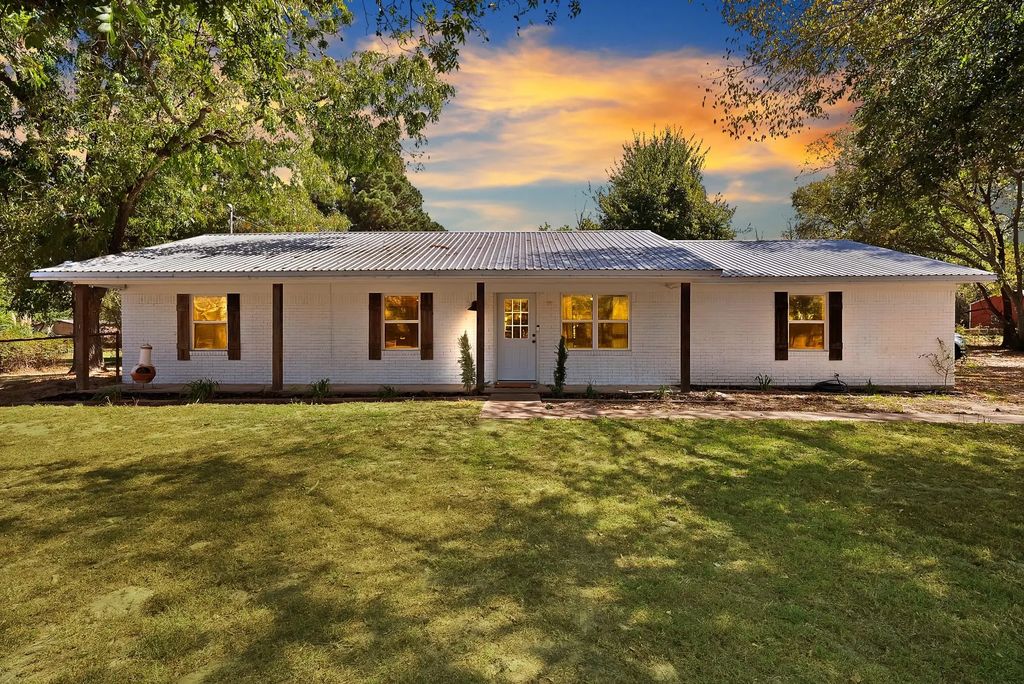 9283 Texas Highway 154 S, Sulphur Springs