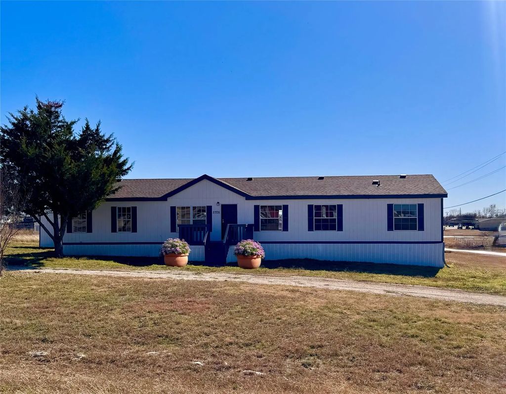 5705 Texas Street, Joshua