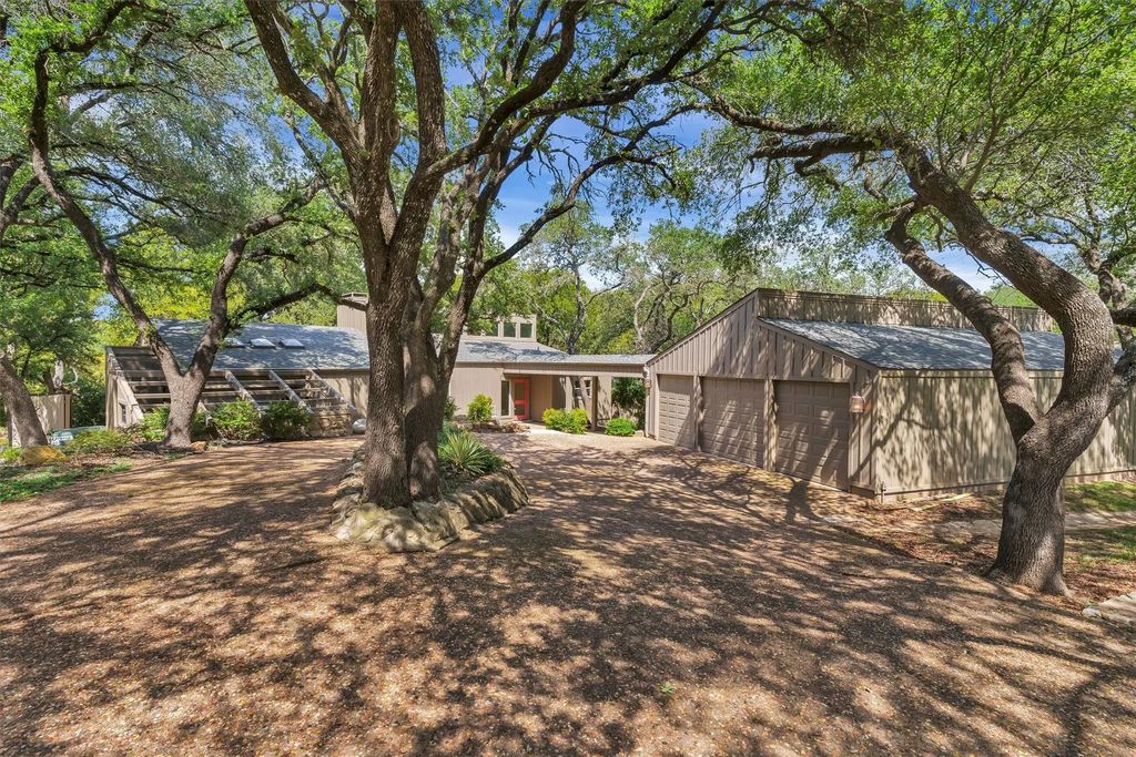 6818 Westover Drive, Granbury