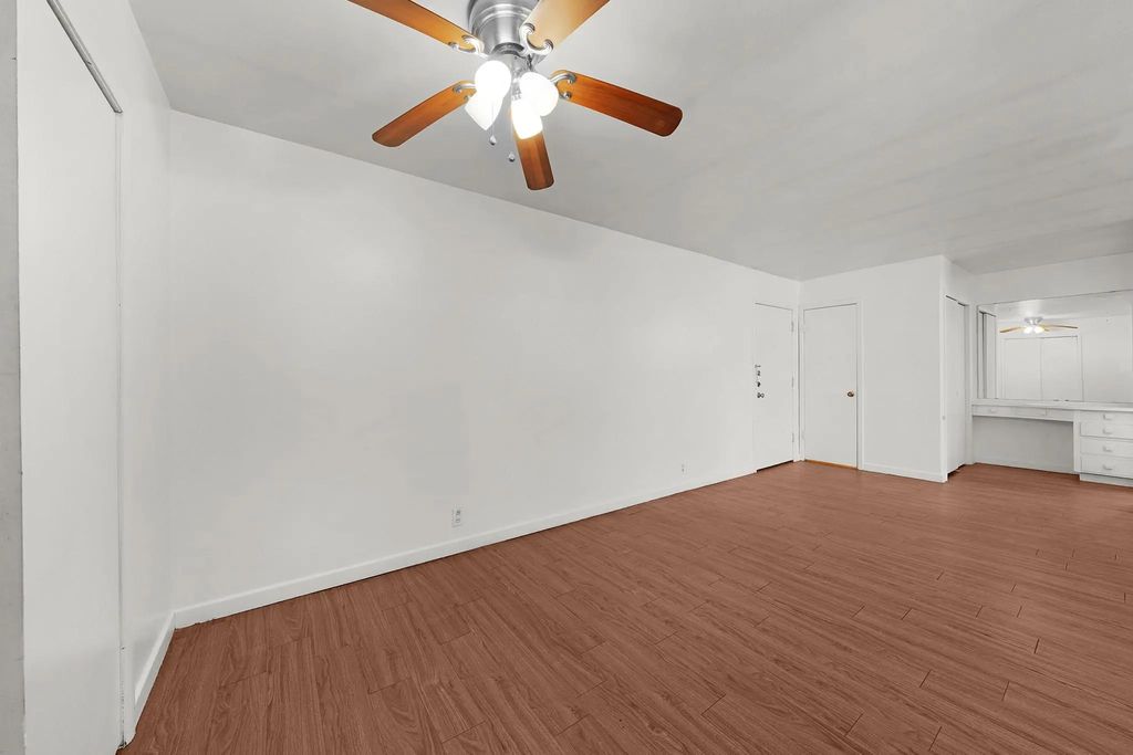 523 S Travis Street 10, Sherman