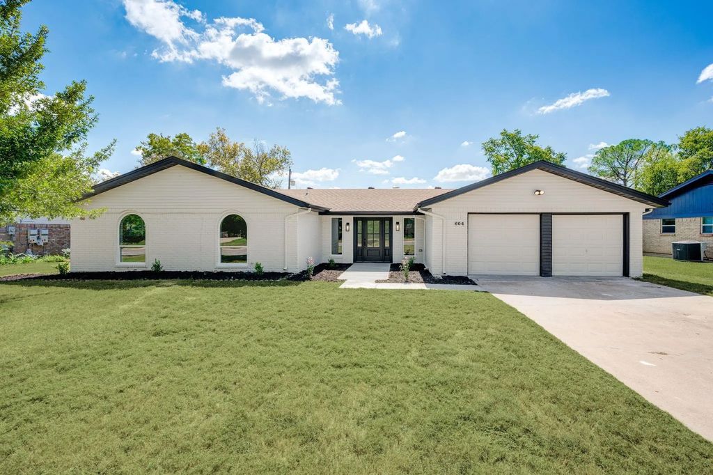 604 Simpson Terrace, Bedford