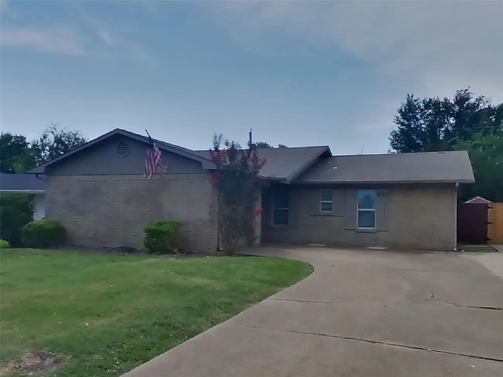 901 Loganwood Drive, Royse City