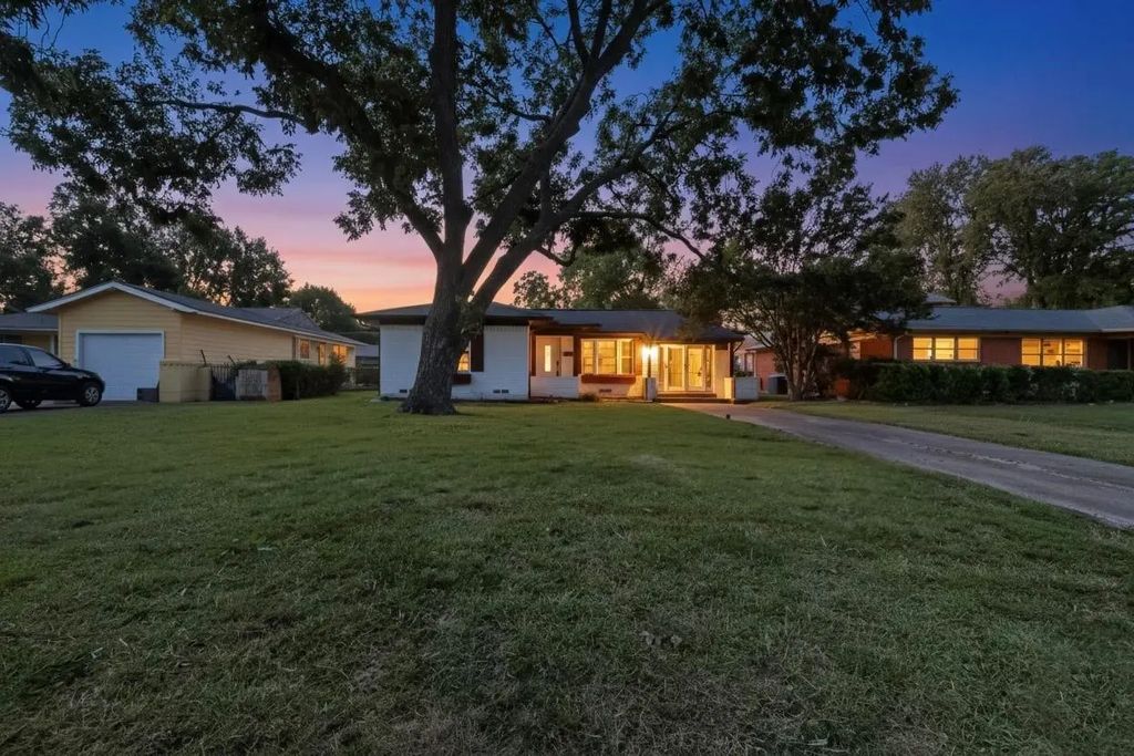 627 W Belt Line Road, Richardson