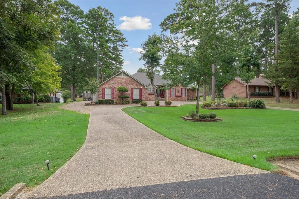 320 Greenbriar Trail, Holly Lake Ranch