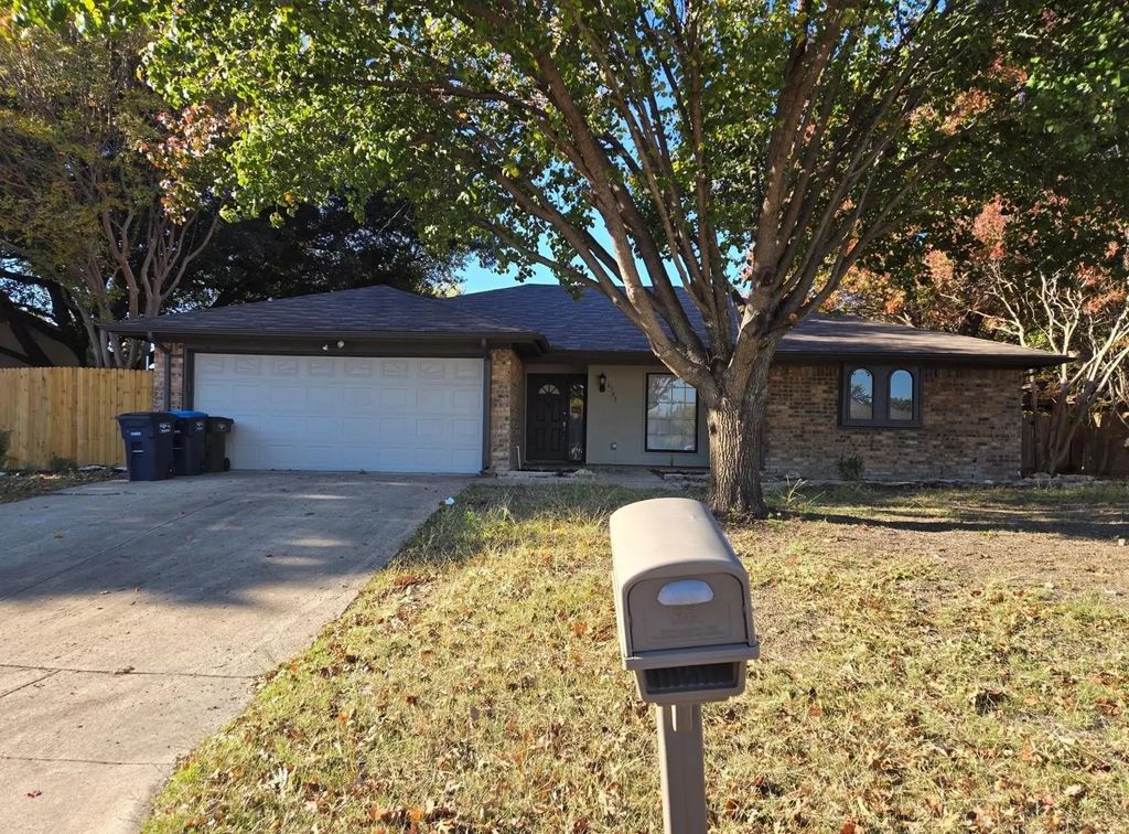 6705 Spoonwood Lane, Fort Worth