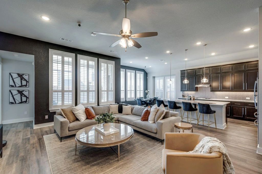 512 Country Meadows Boulevard, Waxahachie