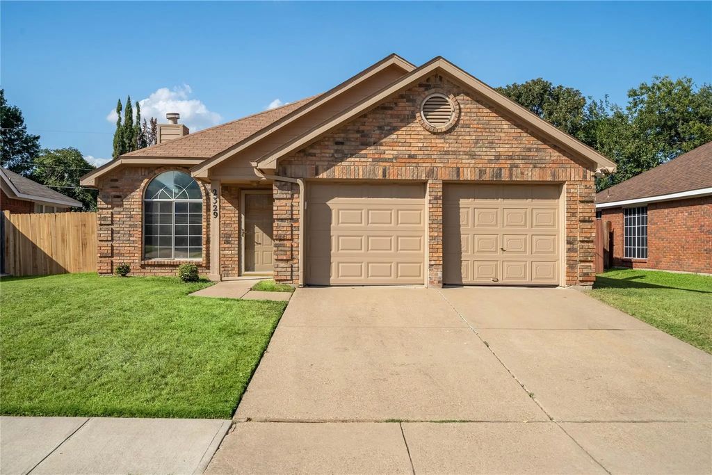 2329 Cromwell Drive, Arlington