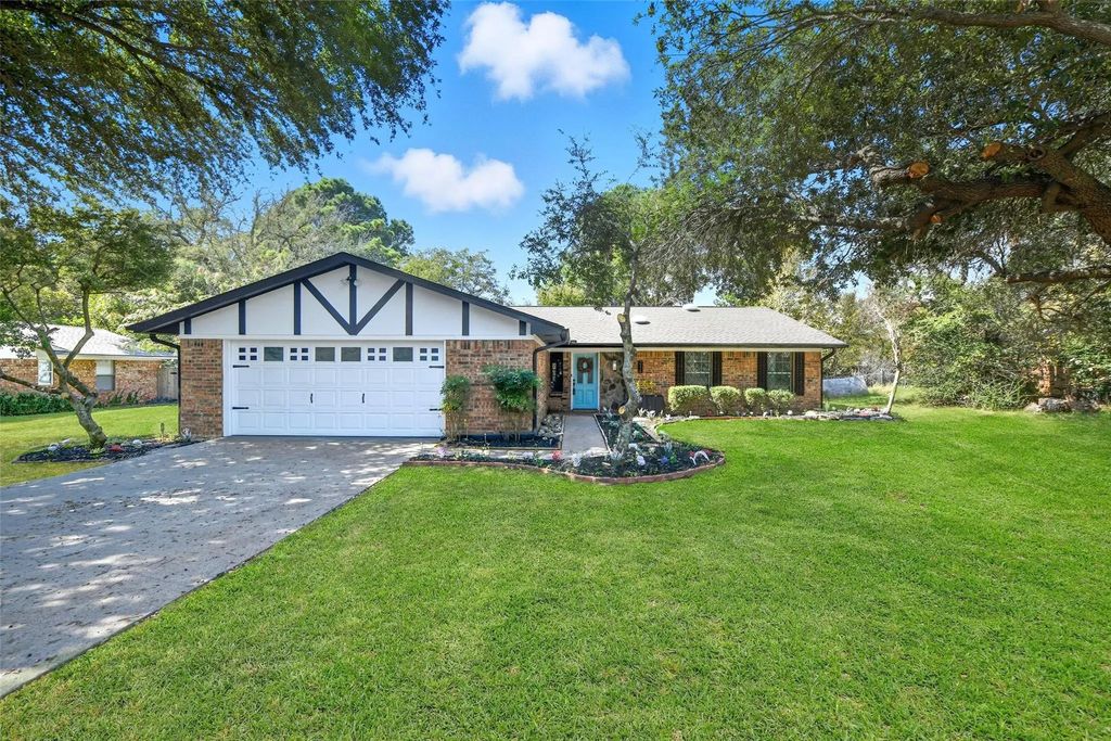 214 Bluebonnet Trail, Keene
