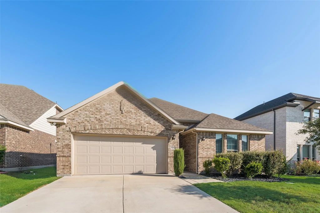 624 Hazeltine Road, Red Oak