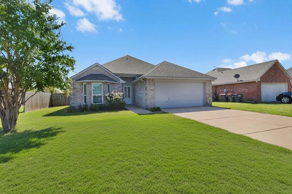 305 Ohara, Anna
