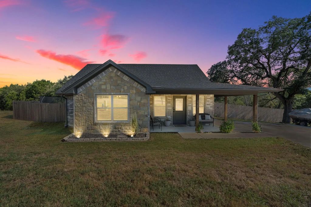 2922 Centaurus Way, Granbury