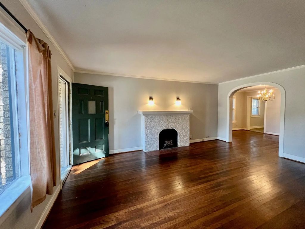 6015 Ross Avenue, Dallas