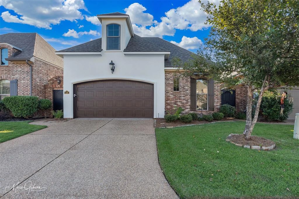 110 Arbor Place, Bossier City