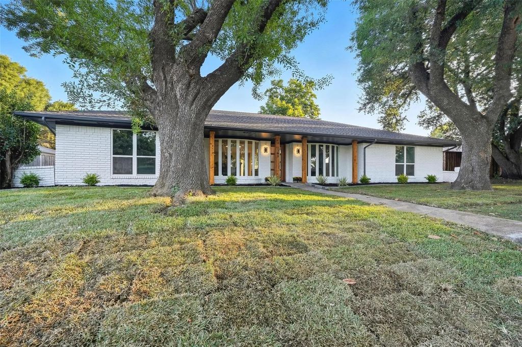 2368 Claridge Circle, Plano