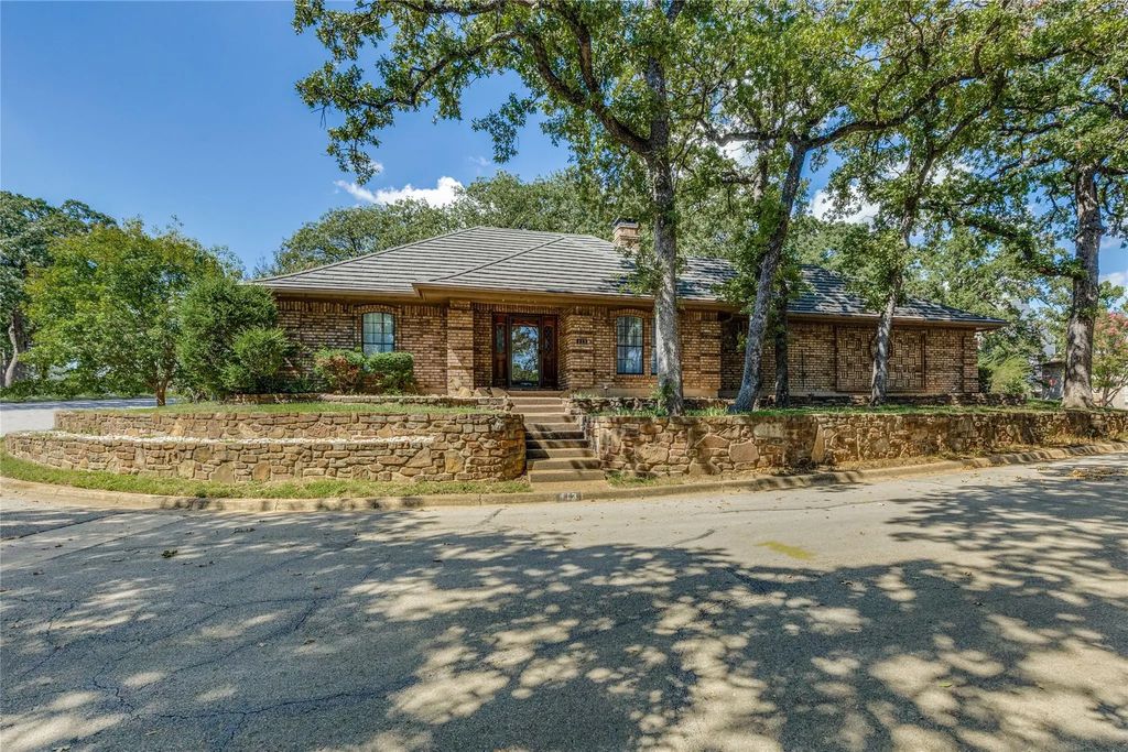 413 Timber Bay Court, Azle
