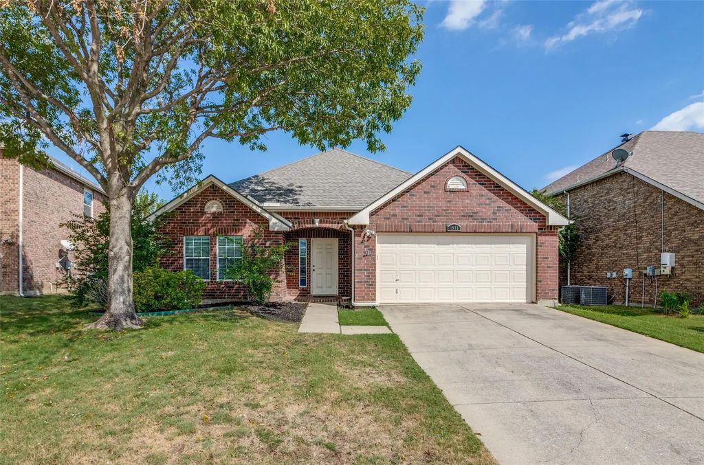1933 Bradford Pear Square, Little Elm