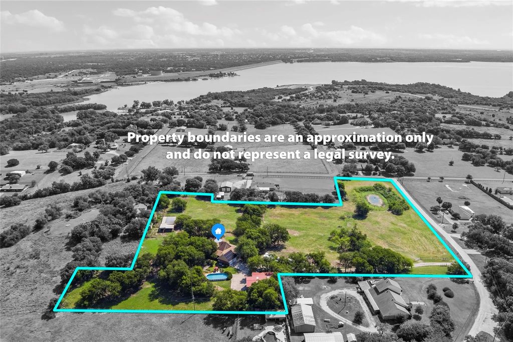 425 Cartwright Drive, Benbrook