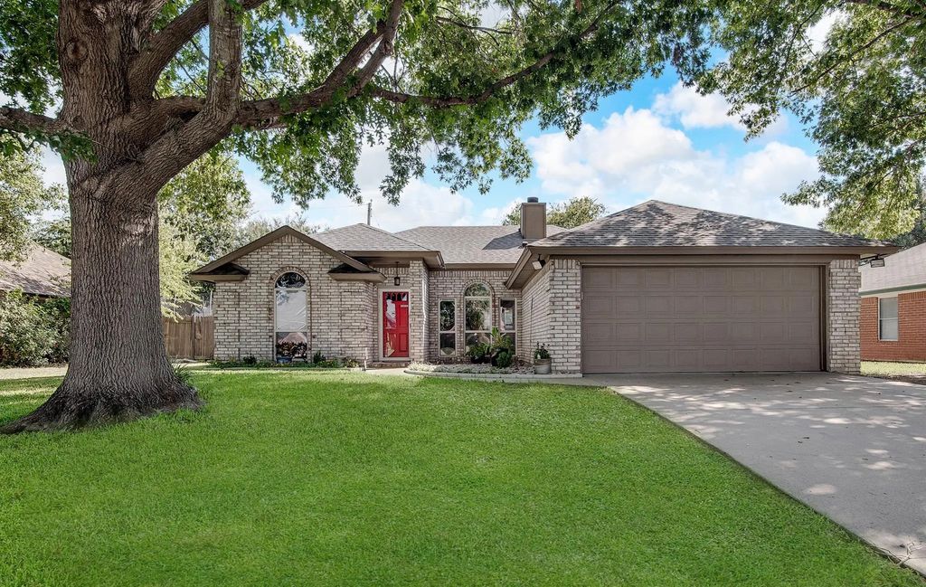 1109 Steven Street, Burleson