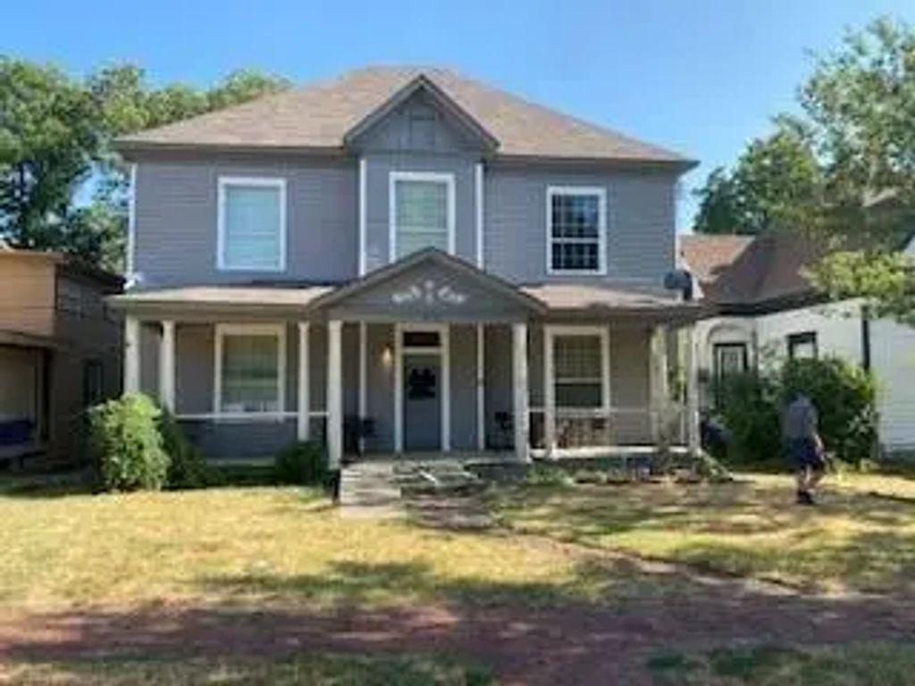 617 W Gandy Street, Denison