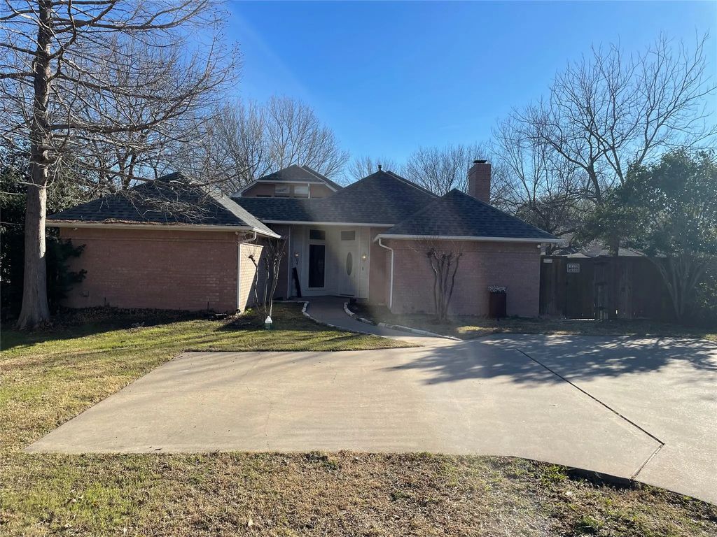 604 N Chattey Road, DeSoto