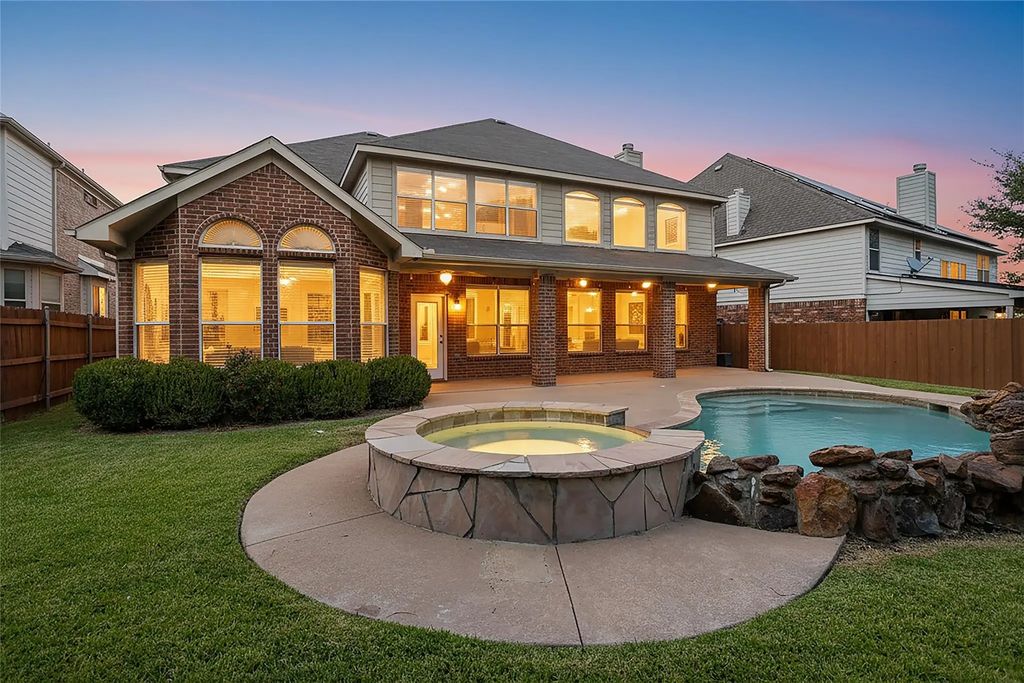 5009 Valleyside Drive, Fort Worth