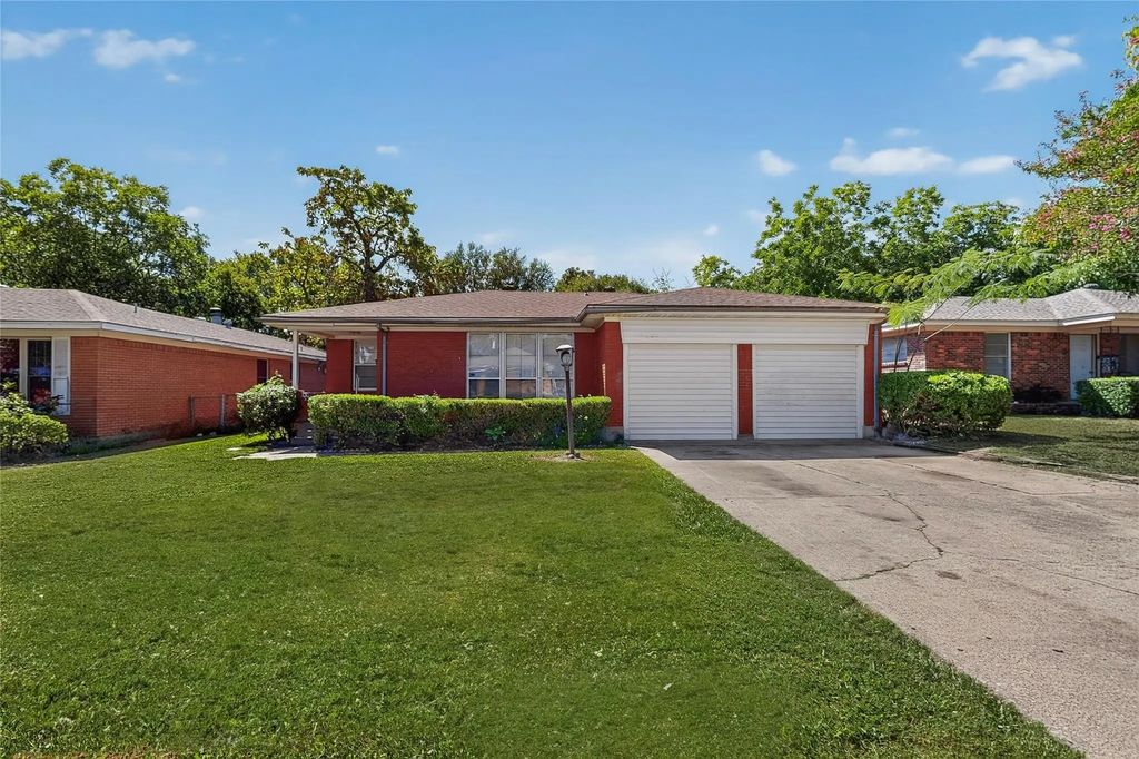 8718 Jennie Lee Lane, Dallas