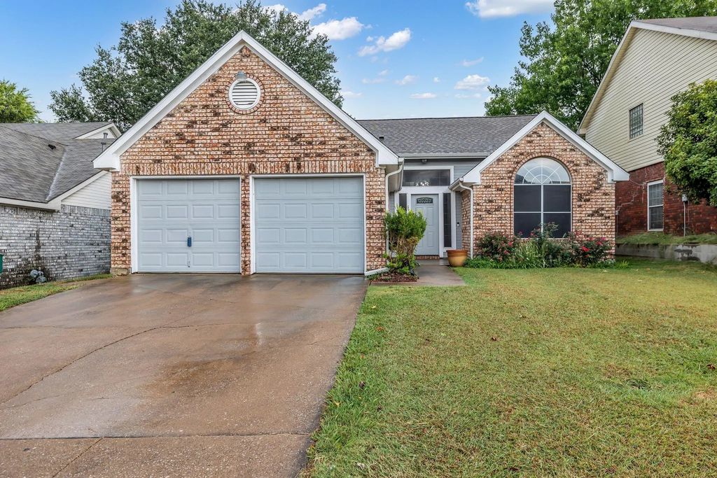 10101 Long Rifle Drive, Fort Worth