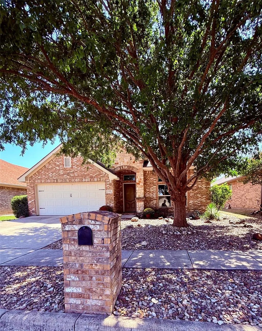 1321 Lauren Lane, Granbury