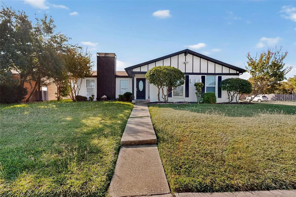 2700 Winding Creek Drive, Carrollton