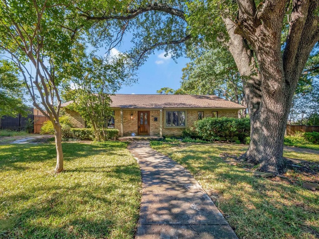 9703 Elmcrest Drive, Dallas