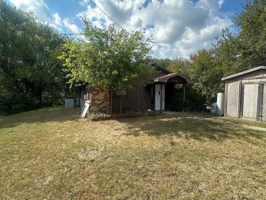 345 Hopper Road, Whitewright