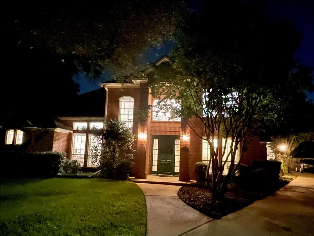 6907 Marina Shores Court, Arlington