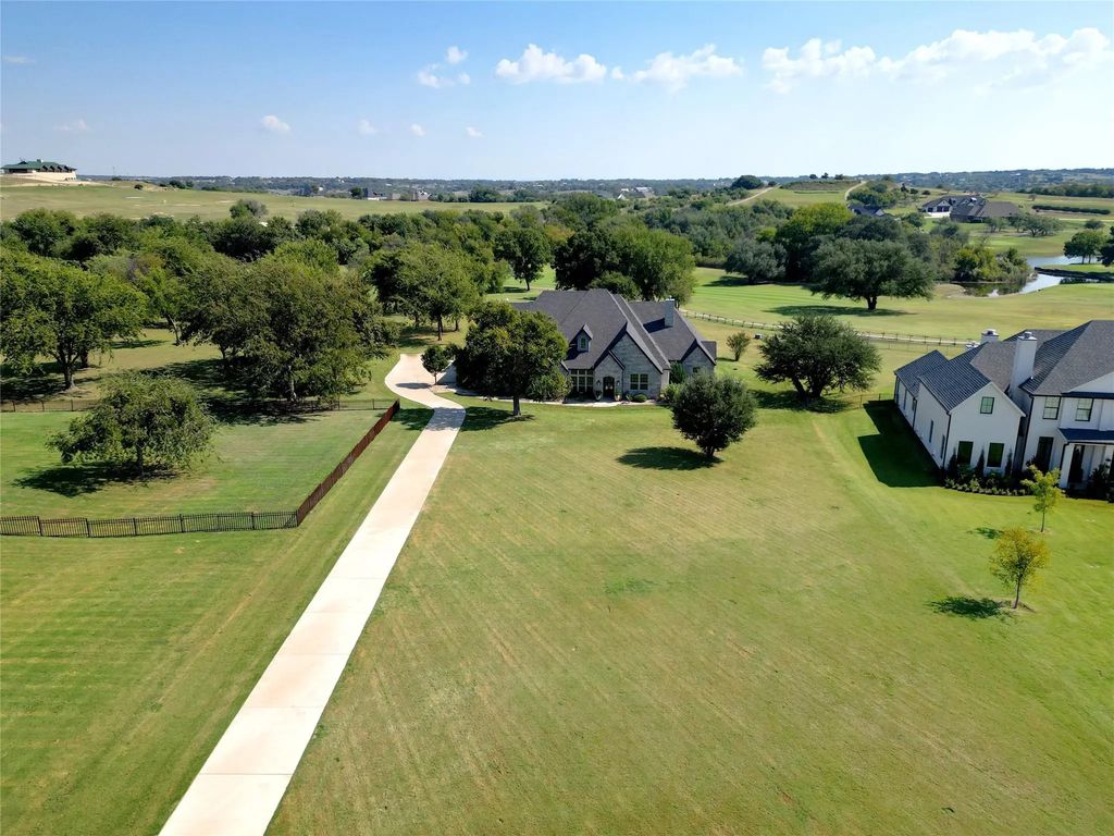 205 Pinnacle Peak Lane, Weatherford