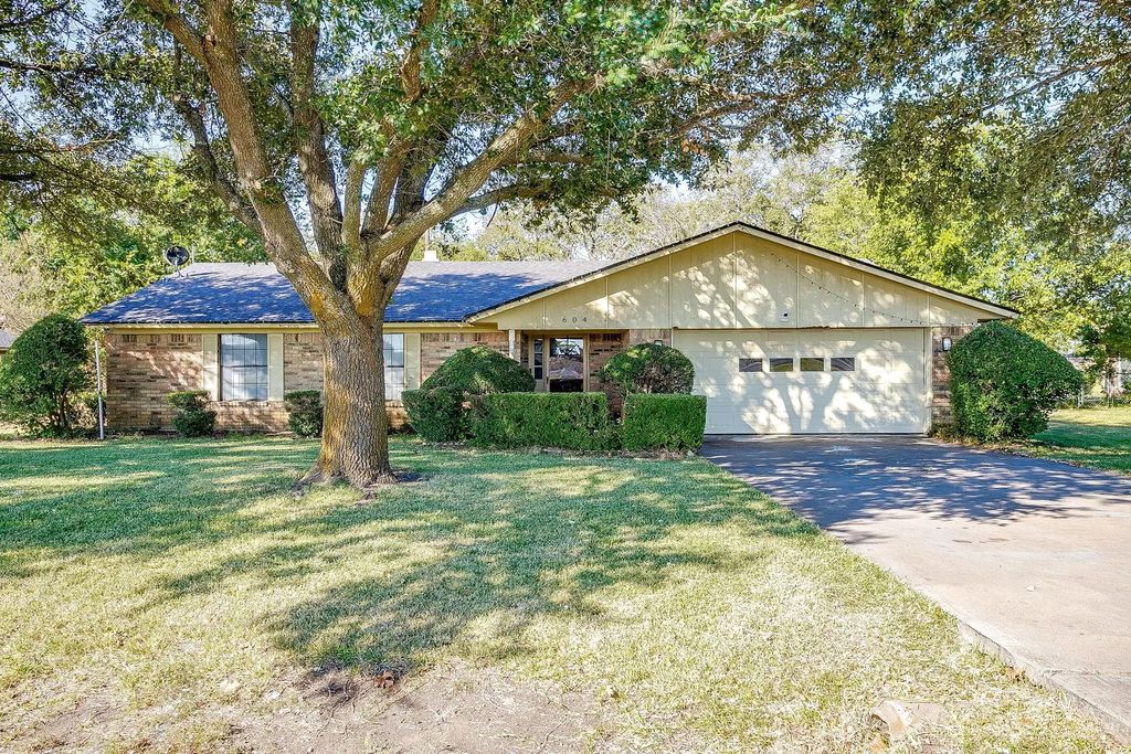 604 Cho Street, Hillsboro