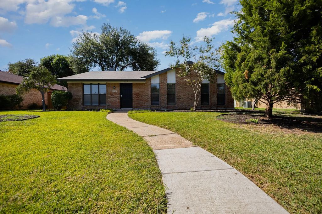 4059 Lonesome Trail, Plano