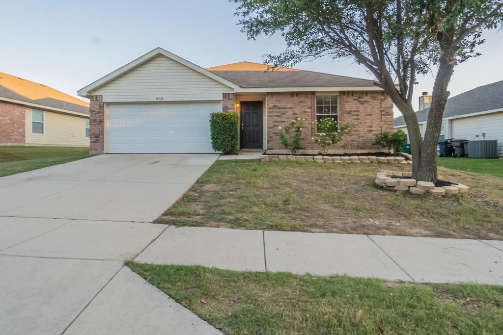 14324 Cedar Post Drive, Fort Worth