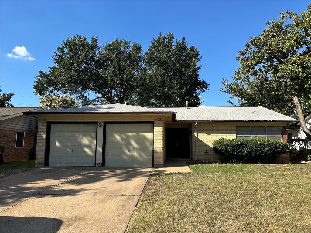 1909 Juanita Drive, Arlington