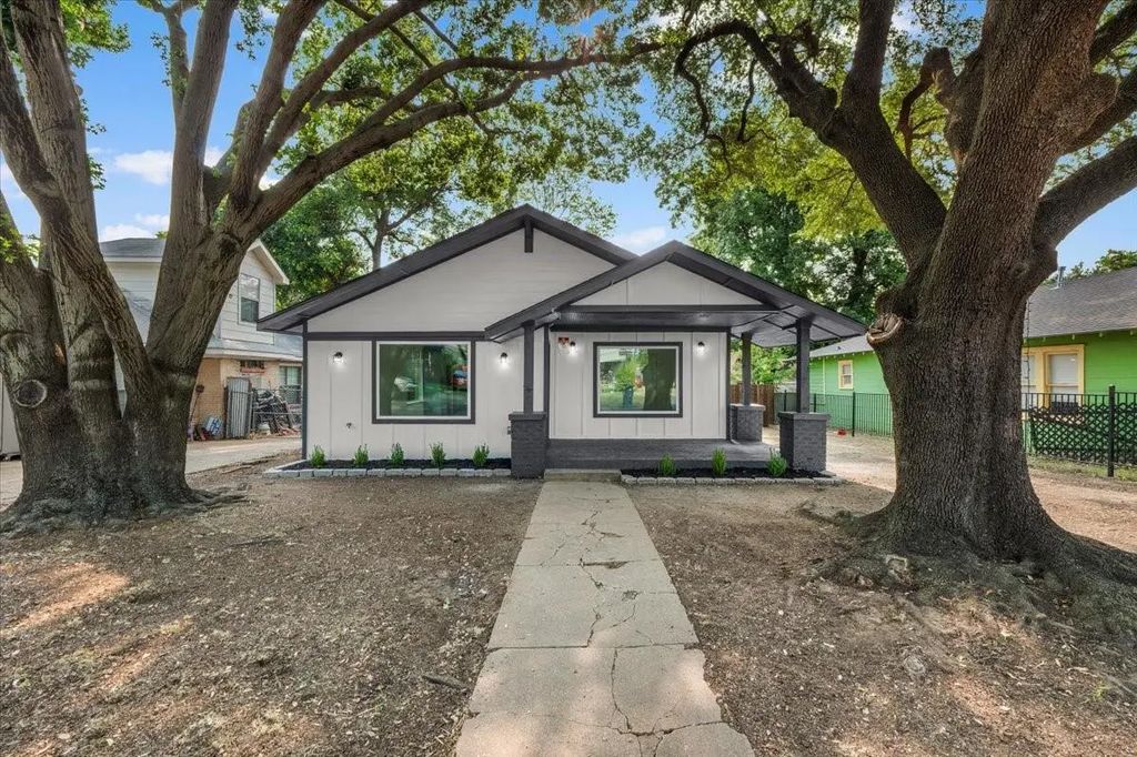 818 Hollywood Avenue, Dallas
