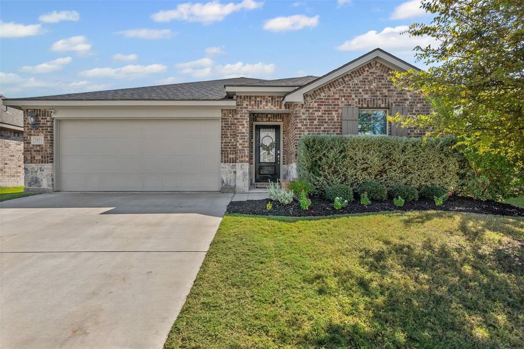 2821 Andesite Lane, Fort Worth
