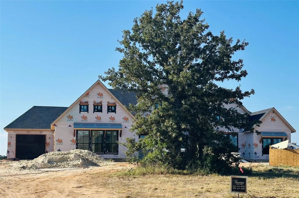1008 Old Oaks Court, Weatherford