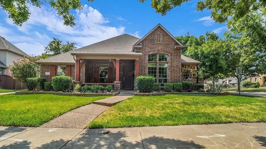 881 Winchester Drive, Lewisville