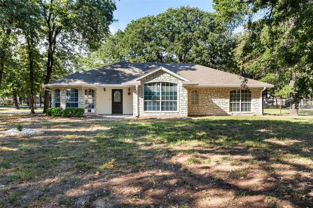 6912 Stewarts Oaks Court, Granbury